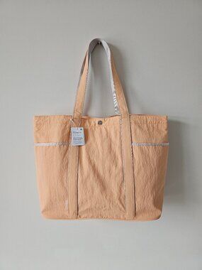 NWT LULULEMON Peach Bellini White Opal Daily Multi Pocket LTWT Tote Bag OS